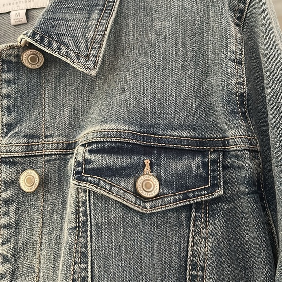 NWT New Directions Women's Distressed Denim Jacket SZ M - Picture 6 of 6